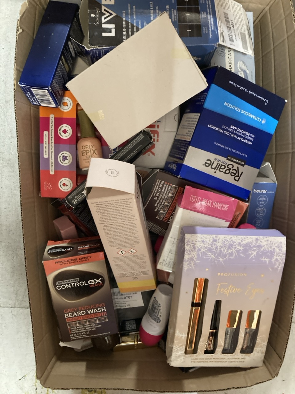 Lot 60  
            Edinburgh SR33 - Delivery Only 

                
QUANTITY OF HEALTH & BEAUTY ITEMS TO INCLUDE NO HAIR CREW INTIMATE HAIR REMOVAL C...