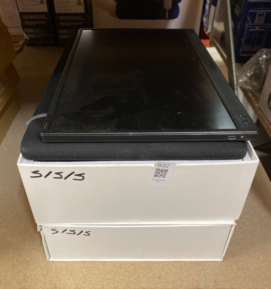 Lot 632  
            Edinburgh SR33 - Delivery Only 

                
QUANTITY OF TECH AND GAMING ITEMS TO INCLUDE ASUS PORTABLE MONITOR (S/S/S, SMASHE...