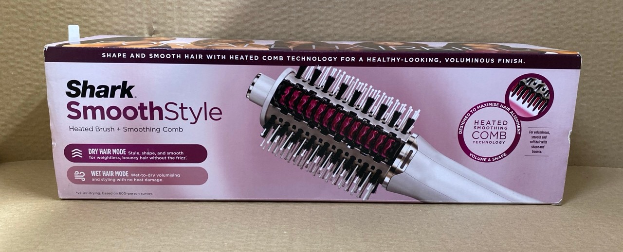 Lot 636  
            Edinburgh SR33 - Delivery Only 

                
SHARK SMOOTHSTYLE HEATED BRUSH AND COMB, WET & DRY MODES, SMOOTHING HOT AIR BRUSH...
