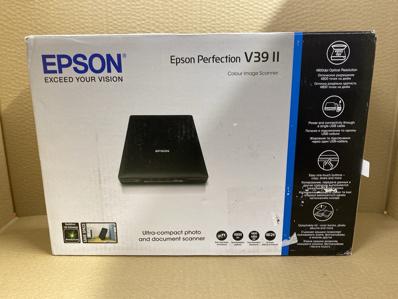 Lot 638  
            Edinburgh SR33 - Delivery Only 

                
EPSON PERFECTION V39 II PHOTO AND DOCUMENT SCANNER, BLACK.: LOCATION - G RACK