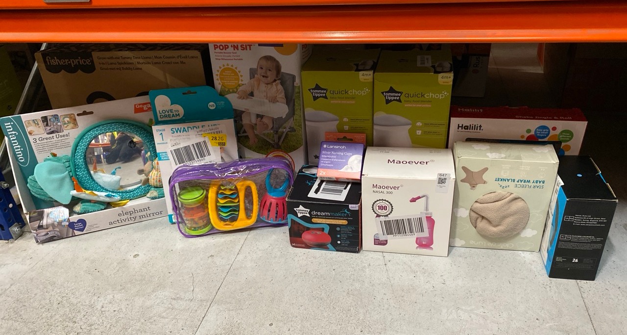 Lot 647  
            Edinburgh SR33 - Delivery Only 

                
QUANTITY OF BABY & TODDLER ITEMS TO INCLUDE LANSINOH SILVER NIPPLE CUPS: LOCATION...