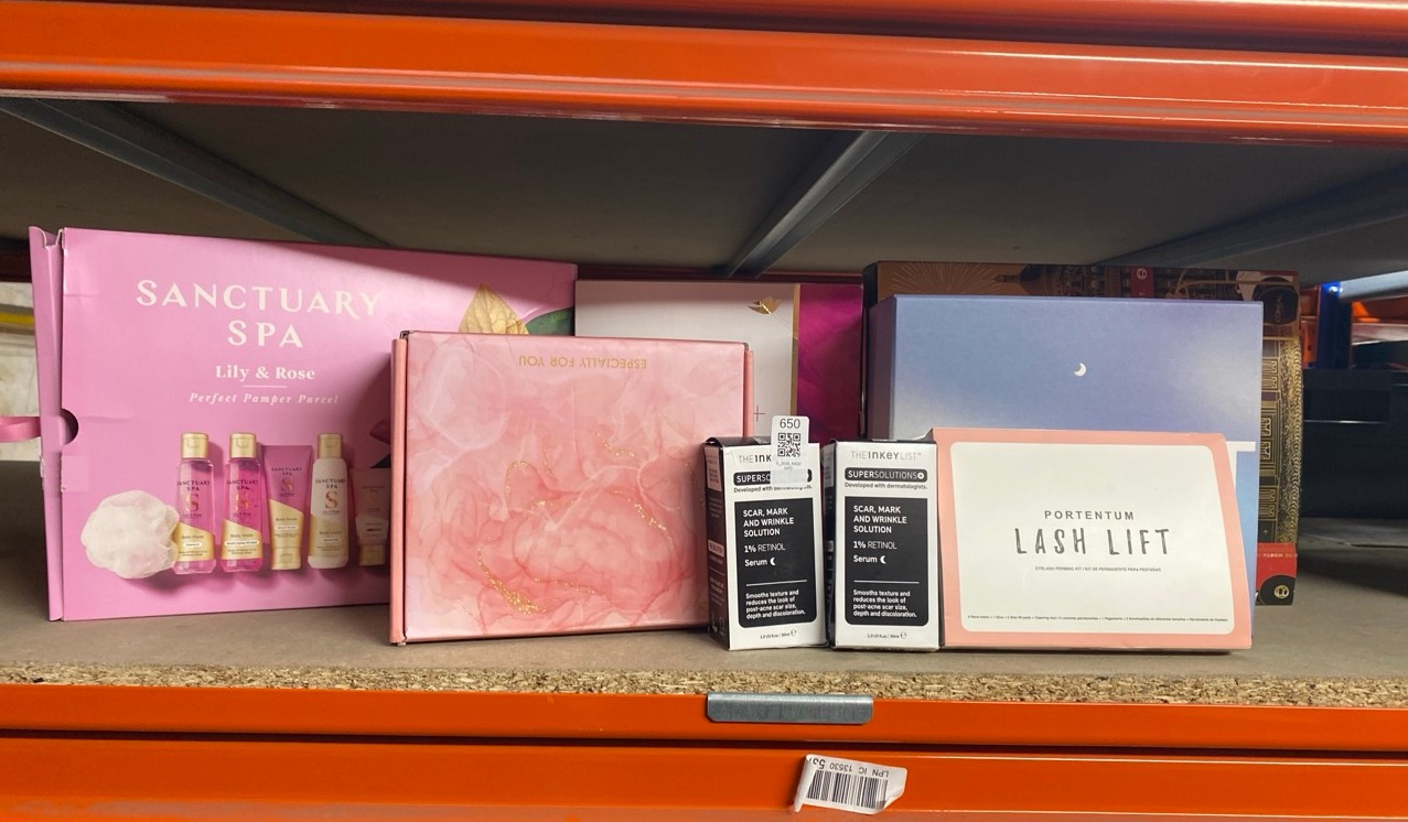 Lot 650  
            Edinburgh SR33 - Delivery Only 

                
QUANTITY OF HEALTH & BEAUTY ITEMS TO INCLUDE THE INKEY LIST RETINOL SERUM 30ML, R...