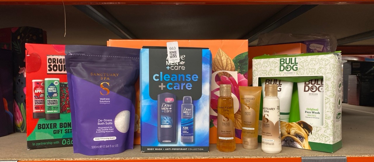 Lot 663  
            Edinburgh SR33 - Delivery Only 

                
QUANTITY OF HEALTH & BEAUTY ITEMS TO INCLUDE SANCTUARY SPA DE-STRESS EPSOM BATH S...