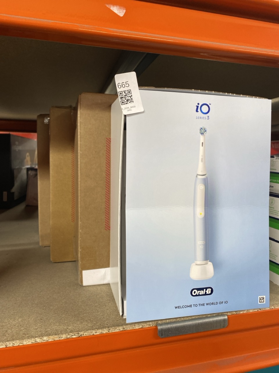 Lot 665  
            Edinburgh SR33 - Delivery Only 

                
QUANTITY OF HEALTH AND BEAUTY ITEMS TO INCLUDE ORAL B SERIES 3 TOOTHBRUSH : LOCAT...