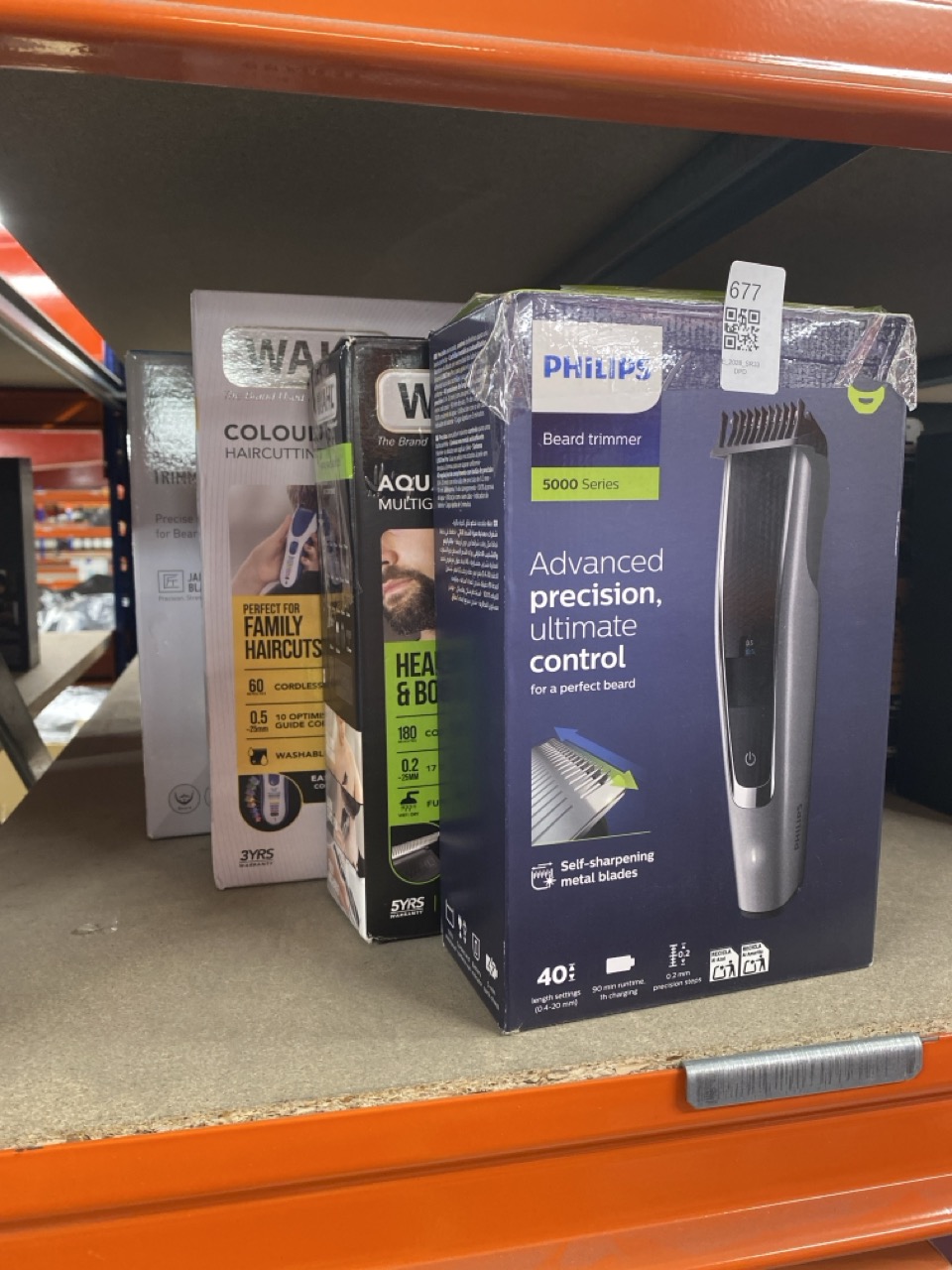 Lot 677  
            Edinburgh SR33 - Delivery Only 

                
QUANTITY OF HEALTH & BEAUTY ITEMS TO INCLUDE PHILIPS BEARD & STUBBLE TRIMMER/HAIR...