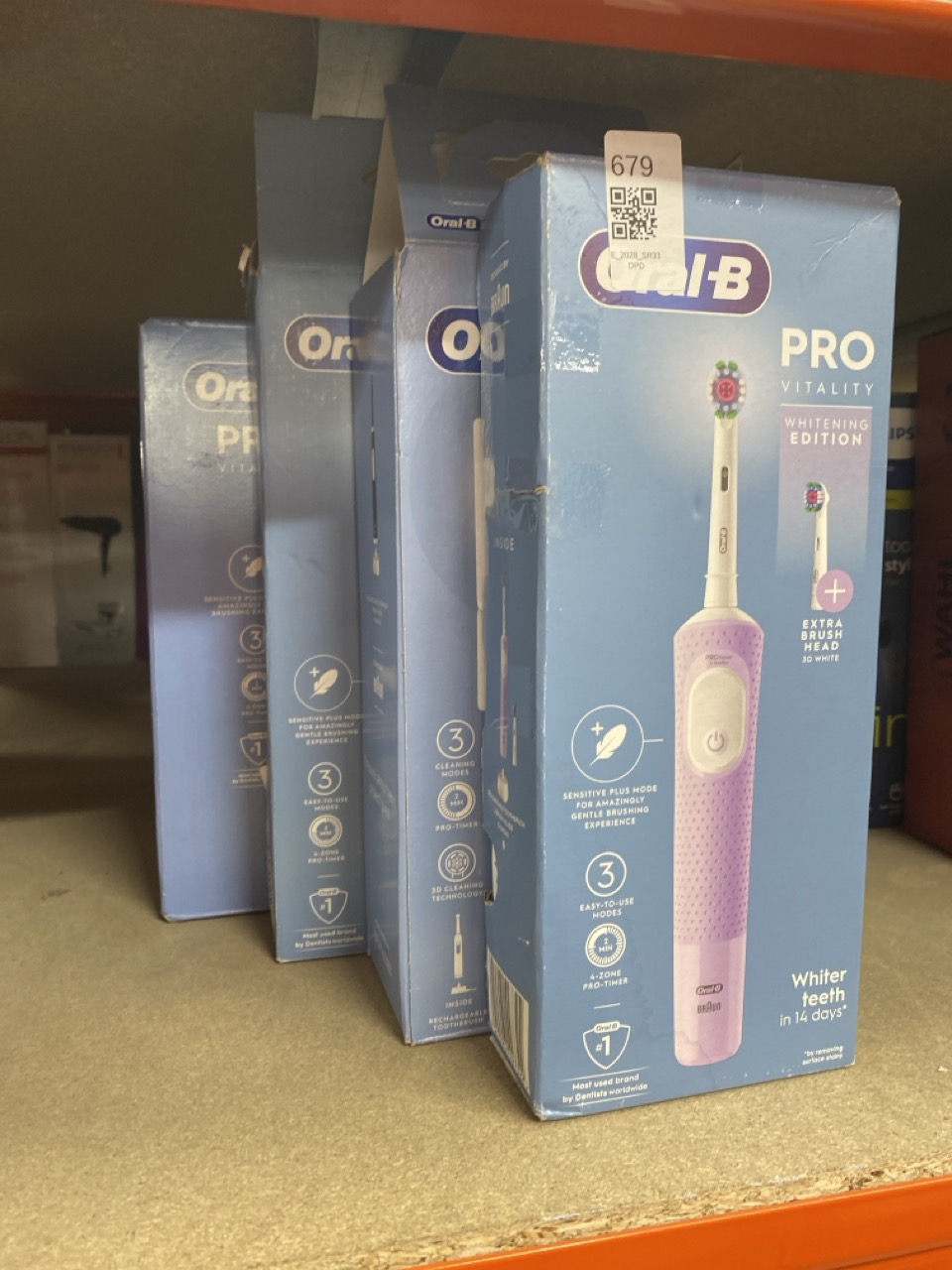 Lot 679  
            Edinburgh SR33 - Delivery Only 

                
QUANTITY OF HEALTH & BEAUTY ITEMS TO INCLUDE ORAL-B VITALITY PRO ELECTRIC TOOTHBR...