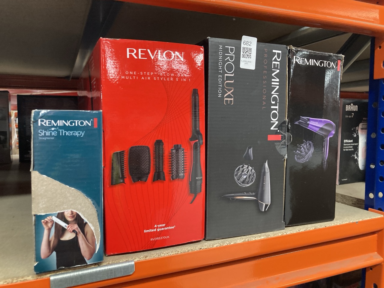 Lot 682  
            Edinburgh SR33 - Delivery Only 

                
QUANTITY OF HEALTH & BEAUTY ITEMS TO INCLUDE REMINGTON SHINE THERAPY HAIR STRAIGH...