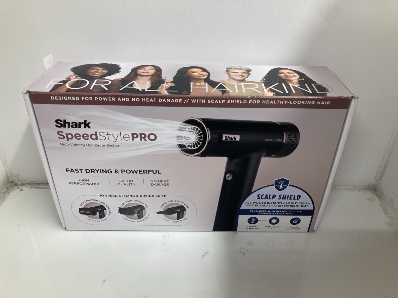 Lot 686  
            Edinburgh SR33 - Delivery Only 

                
SHARK SPEEDSTYLE PRO HAIR DRYER, HIGH PERFORMANCE HIGH-VELOCITY HAIR DRYER FOR ST...