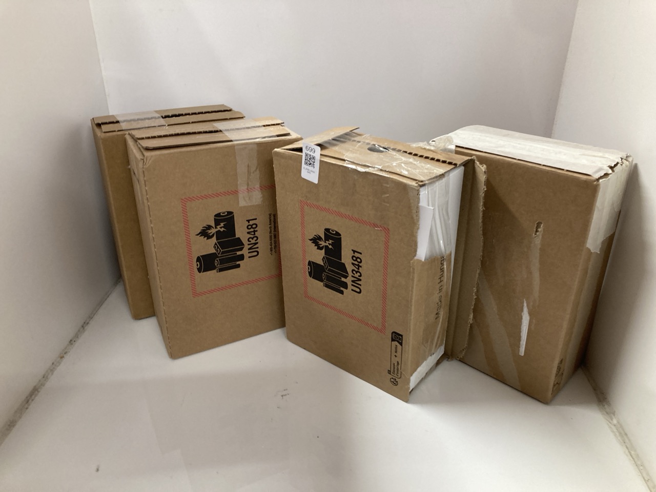 Lot 699  
            Edinburgh SR33 - Delivery Only 

                
QUANTITY OF HEALTH AND BEAUTY TO INCLUDE ITEMS TO ORAL B SERIES 3 TOOTHBRUSH : LO...