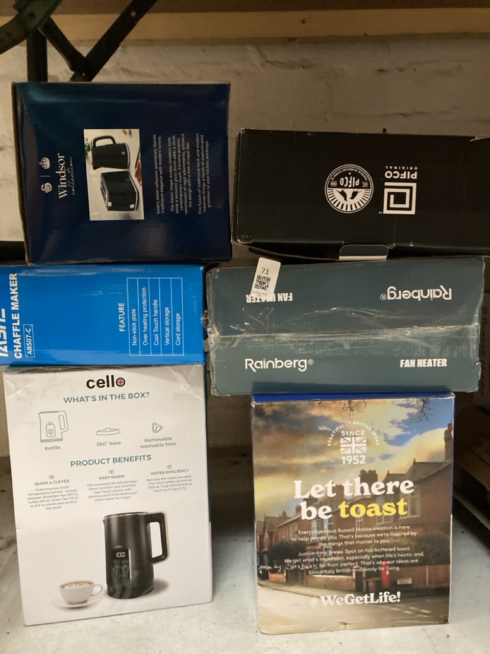 Lot 71  
            Edinburgh SR33 - Delivery Only 

                
QUANTITY OF KITCHEN & APPLIANCES ITEMS TO INCLUDE PIFCO 750W NON-STICK SANDWICH M...