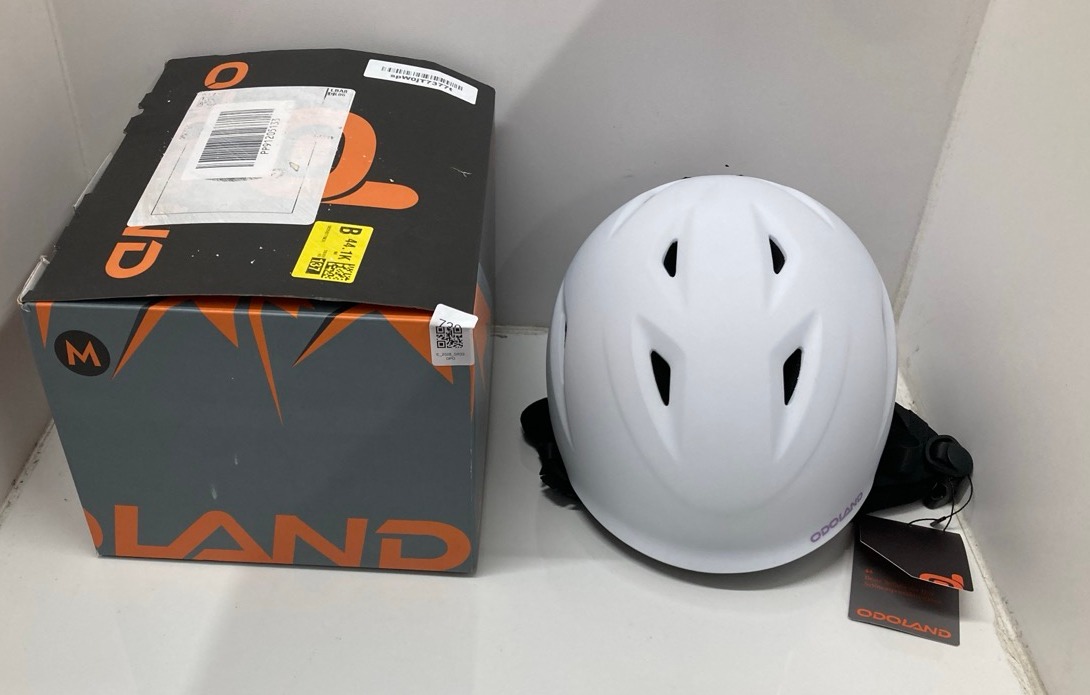 Lot 738  
            Edinburgh SR33 - Delivery Only 

                
ODOLAND WHITE HELMET SIZE M + ODOLAND WHITE HELMET SIZE S: LOCATION - I RACK