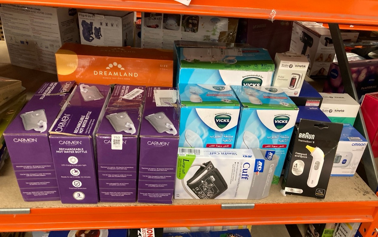 Lot 753  
            Edinburgh SR33 - Delivery Only 

                
QUANTITY OF HEALTH & BEAUTY ITEMS TO INCLUDE BRAUN THERMOSCAN 3 EAR THERMOMETER -...