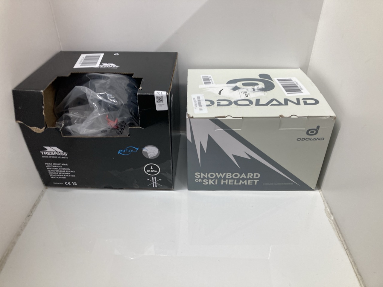 Lot 761  
            Edinburgh SR33 - Delivery Only 

                
TRESPASS UNISEX SKI HELMET SKYHIGH ADJUSTABLE FIT, M/L + ODOLAND SKI HELMET SIZE ...