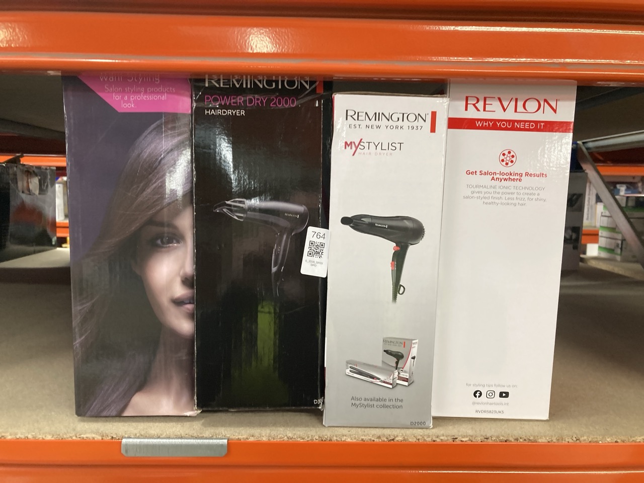 Lot 764  
            Edinburgh SR33 - Delivery Only 

                
QUANTITY OF HEALTH & BEAUTY ITEMS TO INCLUDE REMINGTON FAST DRY HAIR DRYER [POWER...