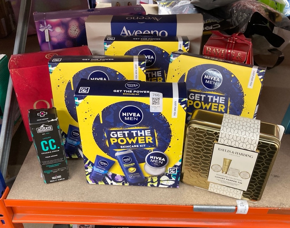 Lot 766  
            Edinburgh SR33 - Delivery Only 

                
QUANTITY OF HEALTH & BEAUTY ITEMS TO INCLUDE NIVEA MEN GET THE POWER SKINCARE KIT...