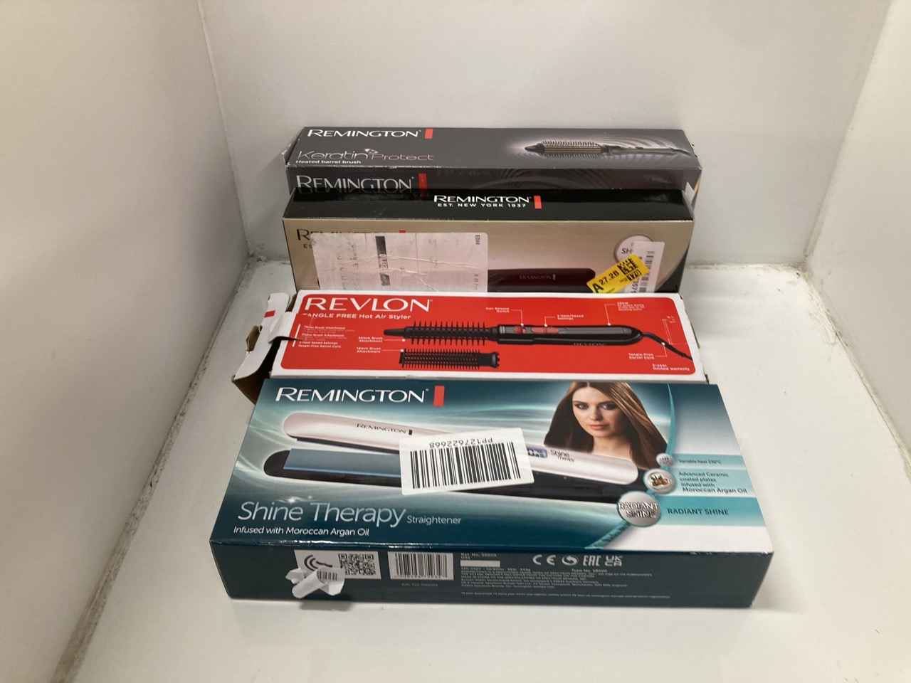 Lot 771  
            Edinburgh SR33 - Delivery Only 

                
QUANTITY OF HEALTH & BEAUTY ITEMS TO INCLUDE REMINGTON SHINE THERAPY HAIR STRAIGH...