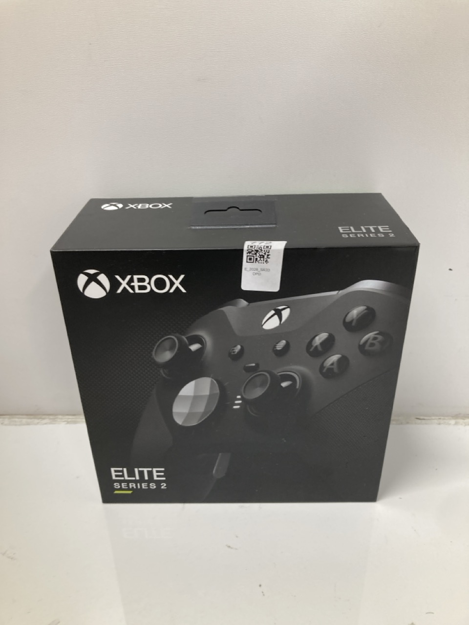 Lot 772  
            Edinburgh SR33 - Delivery Only 

                
XBOX ELITE SERIES 2 CONTROLLER : LOCATION - I RACK