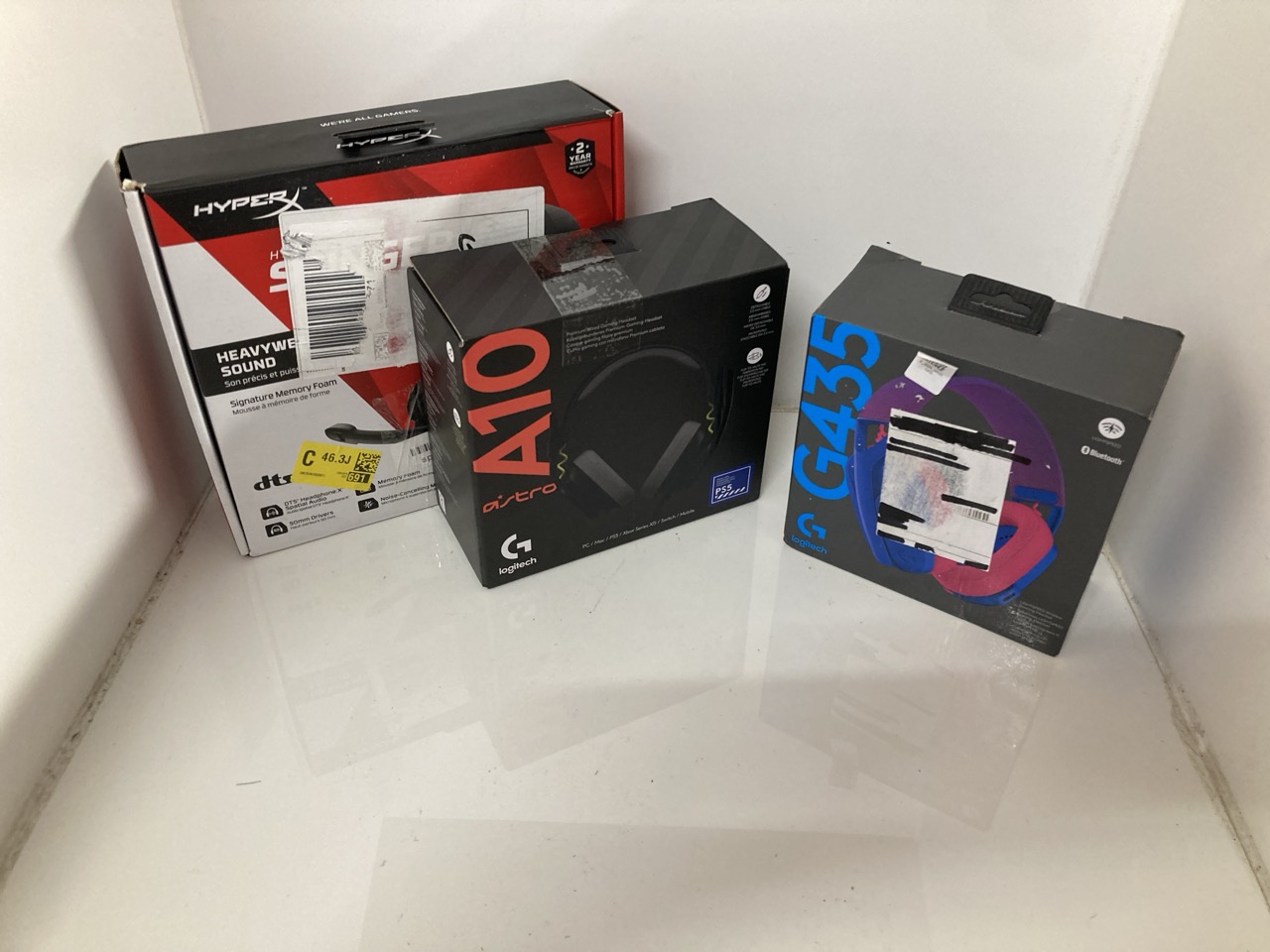 Lot 779  
            Edinburgh SR33 - Delivery Only 

                
QUANTITY OF TECH & GAMING ITEMS TO INCLUDE LOGITECH G G435 LIGHTSPEED & BLUETOOTH...