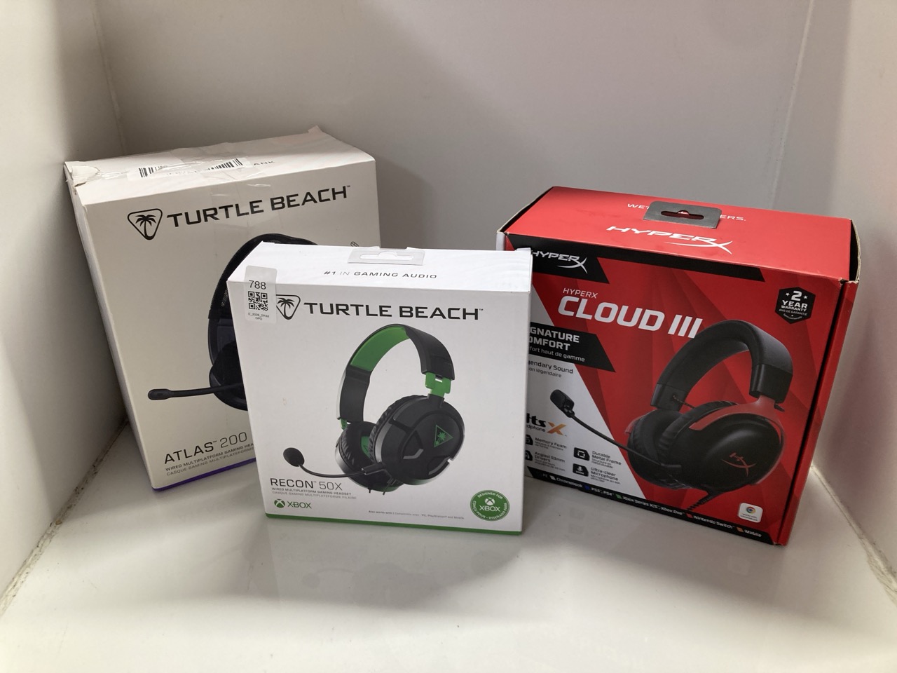 Lot 788  
            Edinburgh SR33 - Delivery Only 

                
QUANTITY OF TECH & GAMING ITEMS TO INCLUDE HYPERX CLOUD II – WIRED GAMING HEADSET...
