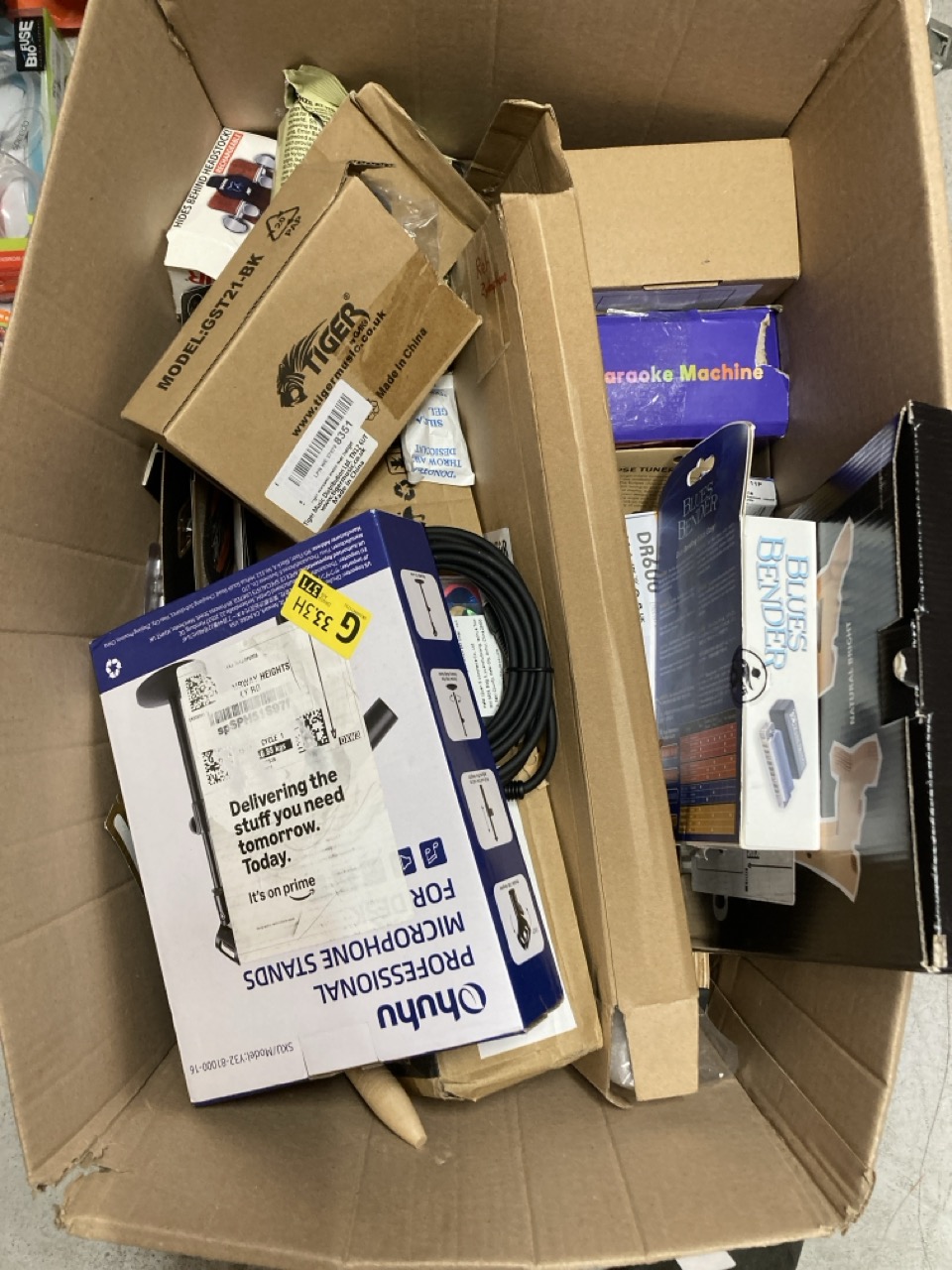 Lot 98  
            Edinburgh SR33 - Delivery Only 

                
QUANTITY OF TV & AUDIO ITEMS TO INCLUDE HOHNER M58508X HARMONICA: LOCATION - A RACK