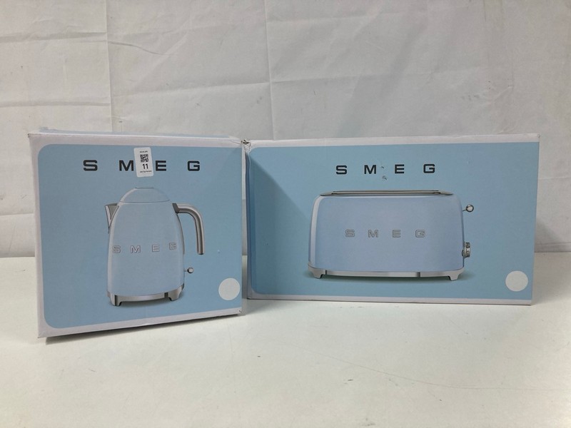 Lot 11  
            Nottingham SR1 - Delivery Only 

                
SMEG KETTLE & 4 SLICE TOASTER