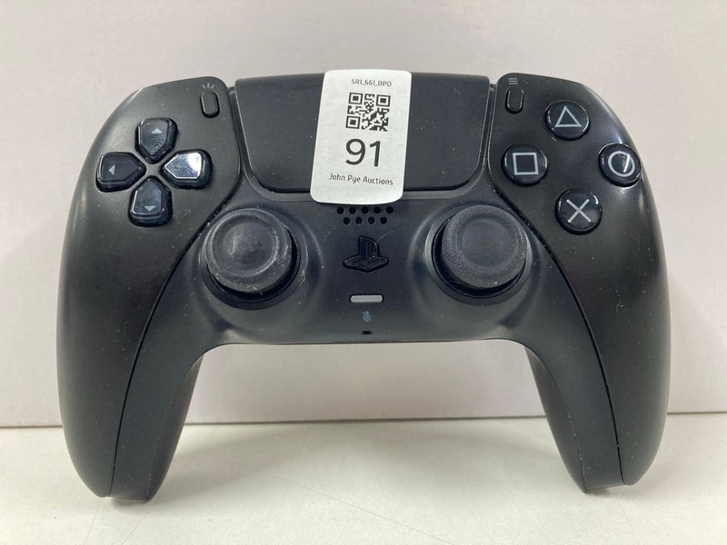Lot 91  
            Nottingham SR1 - Delivery Only 

                
SONY PLAYSTATION 5 DUAL SENSE WIRELESS CONTROLLER - MIDNIGHT BLACK - ORIGINAL RRP...
