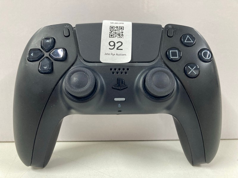 Lot 92  
            Nottingham SR1 - Delivery Only 

                
SONY PLAYSTATION 5 DUAL SENSE WIRELESS CONTROLLER - MIDNIGHT BLACK - ORIGINAL RRP...