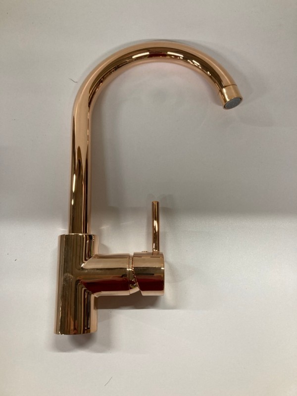 Lot 173  
            Nottingham SR2 - Delivery Only 

                
BLANCO ENVOY ROSE GOLD FINISH TAP NO: 454442