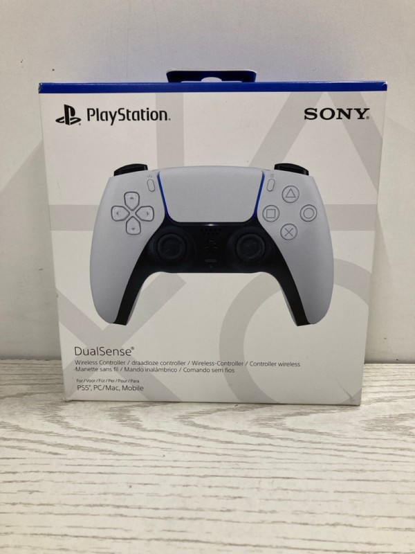 Lot 24  
            Nottingham SR2 - Delivery Only 

                
SONY PLAYSTATION DUALSENSE WIRELESS CONTROLLER FOR PS5 ORIGINAL RRP £64.99