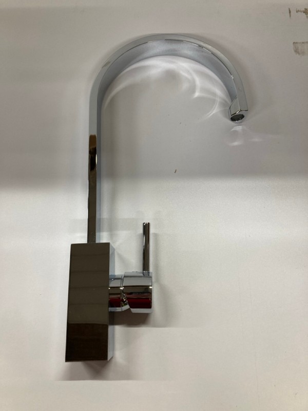 Lot 271  
            Nottingham SR2 - Delivery Only 

                
BLANCO EMIR CHROME FINISH TAP NO: 453512