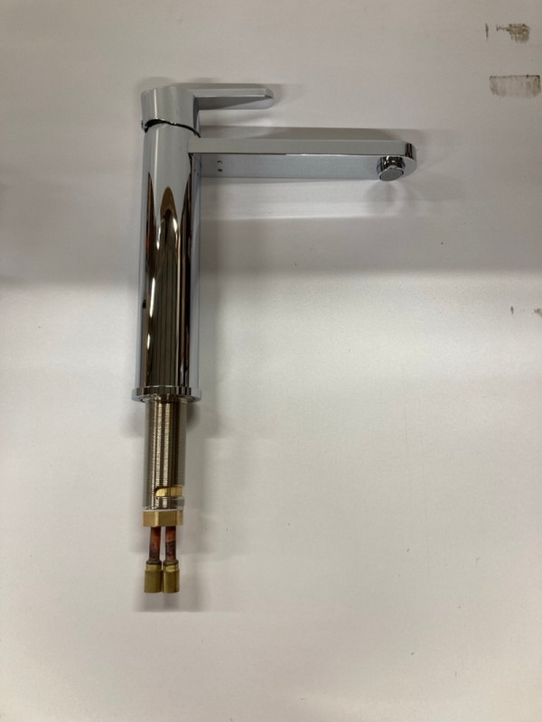 Lot 273  
            Nottingham SR2 - Delivery Only 

                
BLANCO PLATO CHROME FINISH TAP NO: 452539