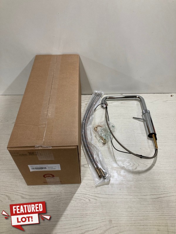 Lot 2  
            Nottingham SR2 - Delivery Only 

                
QUOOKER FUSION SQUARE 3 IN 1 BOILING WATER TAP & QUOOKER PRO 3 BOILING WATER TANK