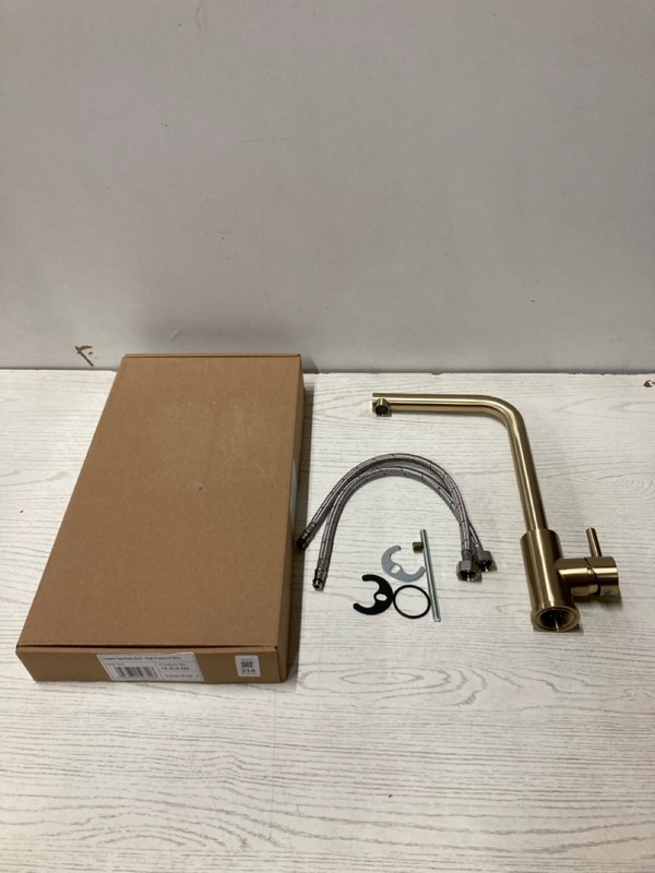 Lot 314  
            Nottingham SR2 - Delivery Only 

                
2 X CYBELE GOLD/ROSE GOLD TAPS