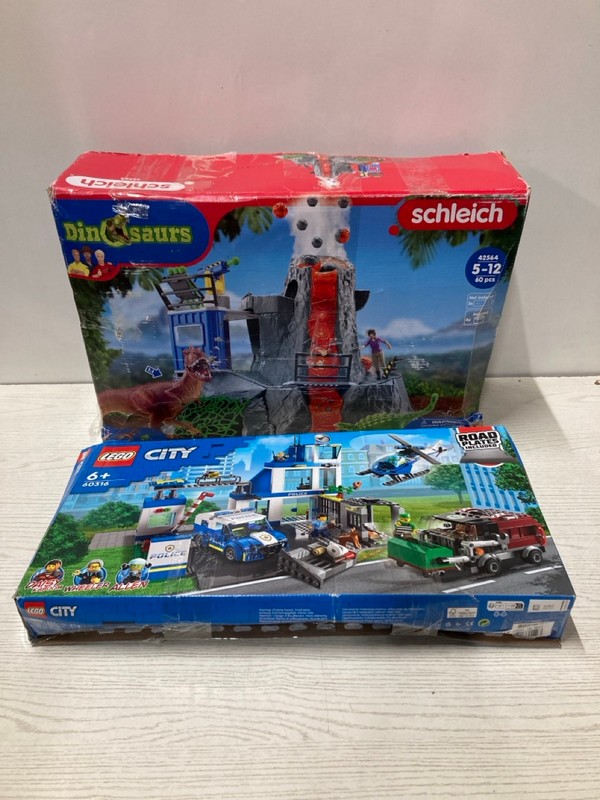 Lot 326  
            Nottingham SR2 - Delivery Only 

                
3 X TOYS INC LEGO CITY 60316