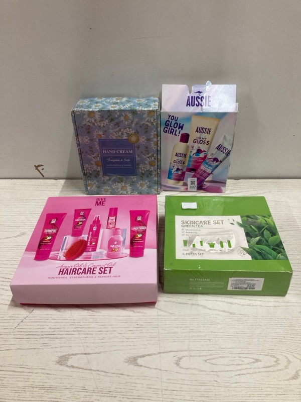 Lot 337  
            Nottingham SR2 - Delivery Only 

                
4 X HEALTH & BEAUTY ITEMS INC AUSSIE OH MY GLOSS