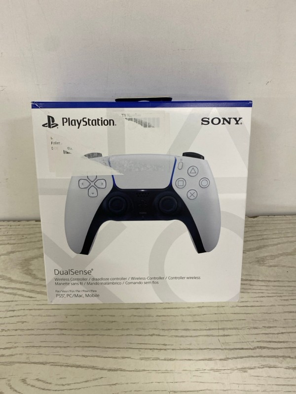 Lot 372  
            Nottingham SR2 - Delivery Only 

                
SONY PLAYSTATION 5 DUAL SENSE WIRELESS CONTROLLER