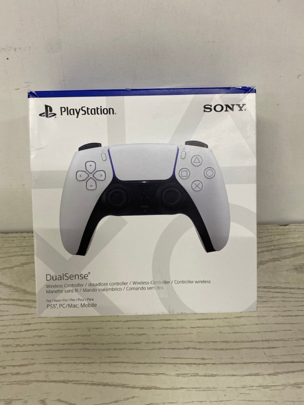 Lot 378  
            Nottingham SR2 - Delivery Only 

                
SONY PLAYSTATION 5 DUAL SENSE WIRELESS CONTROLLER