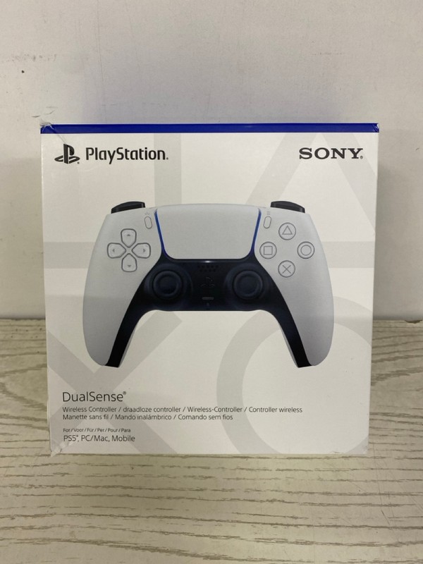 Lot 386  
            Nottingham SR2 - Delivery Only 

                
SONY PLAYSTATION 5 DUAL SENSE WIRELESS CONTROLLER