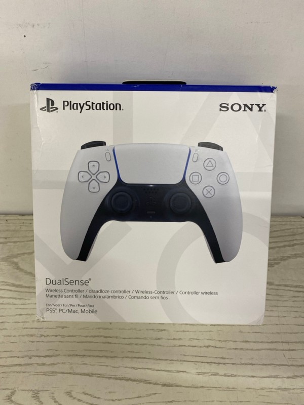 Lot 388  
            Nottingham SR2 - Delivery Only 

                
SONY PLAYSTATION 5 DUAL SENSE WIRELESS CONTROLLER