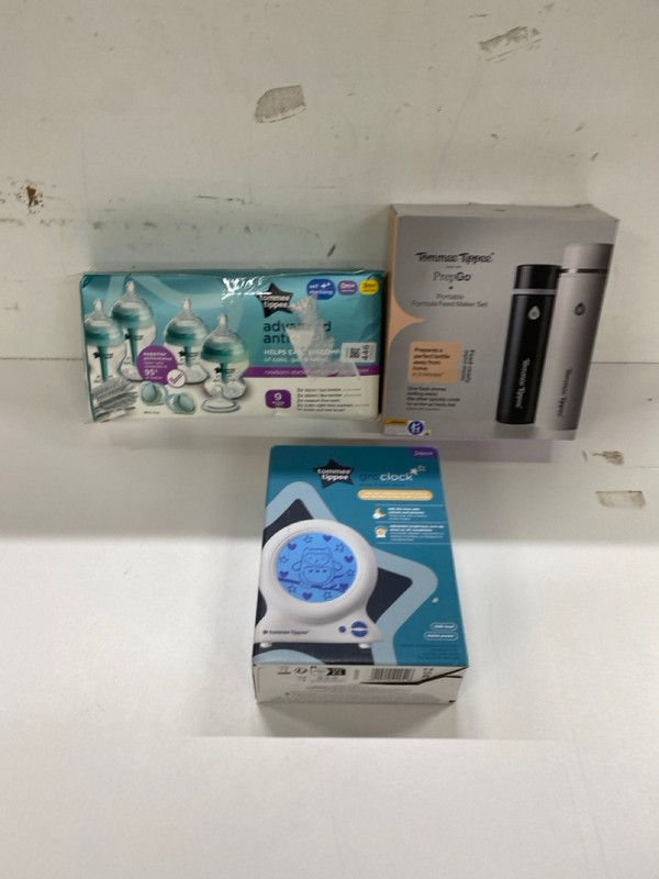 Lot 446  
            Nottingham SR2 - Delivery Only 

                
3 X TOMMEE TIPPEE ITEMS INC GROCLOCK