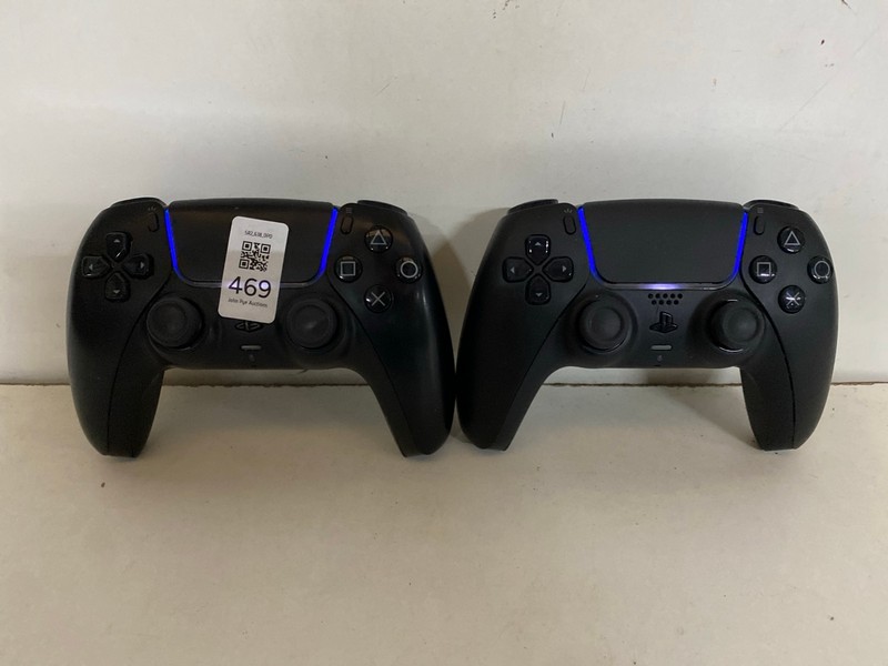 Lot 469  
            Nottingham SR2 - Delivery Only 

                
2 X SONY PLAYSTATION 5 DUAL SENSE WIRELESS CONTROLLER