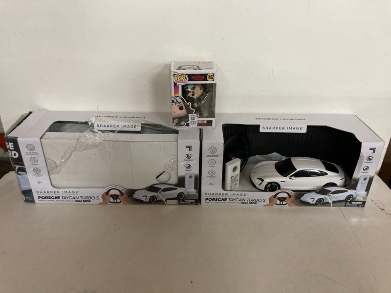 Lot 522  
            Nottingham SR2 - Delivery Only 

                
3 X ITEMS INC POP STRANGER THINGS EDDIE