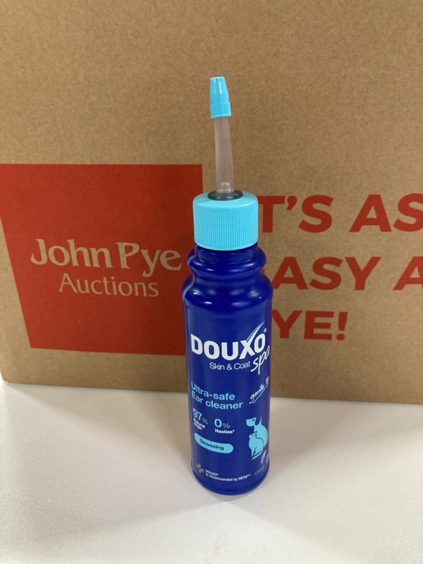 Lot 558  
            Nottingham SR2 - Delivery Only 

                
BOX OF DOUXO SKIN & COAT