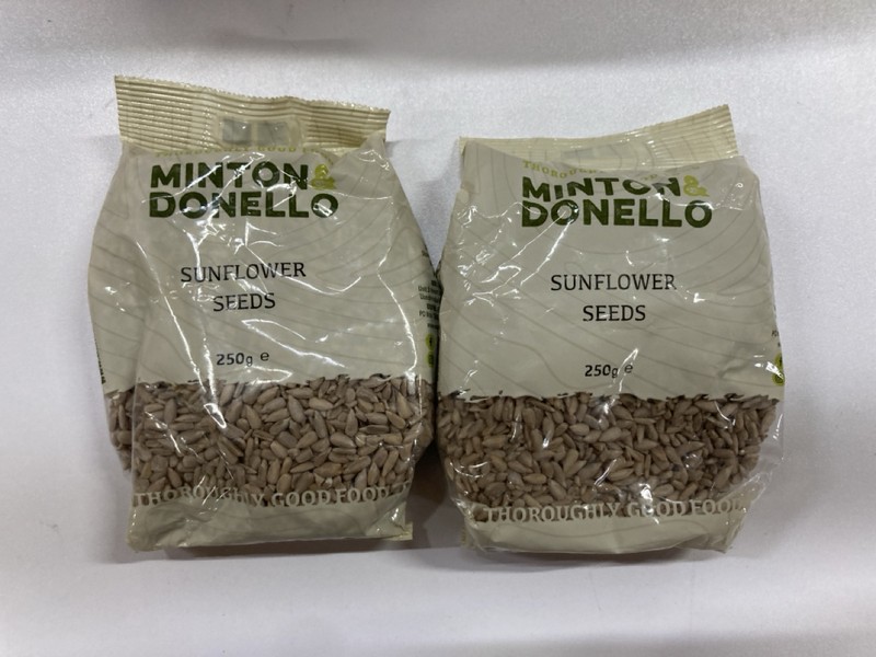 Lot 560  
            Nottingham SR2 - Delivery Only 

                
BOX OF MINTON & DONELLO SUNFLOWER SEEDS (BBE: 10/26)