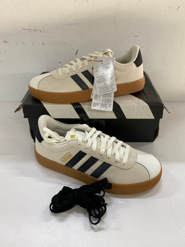 Lot 586  
            Nottingham SR2 - Delivery Only 

                
ADIDAS VL COURT 3.0 SIZE: UK 5