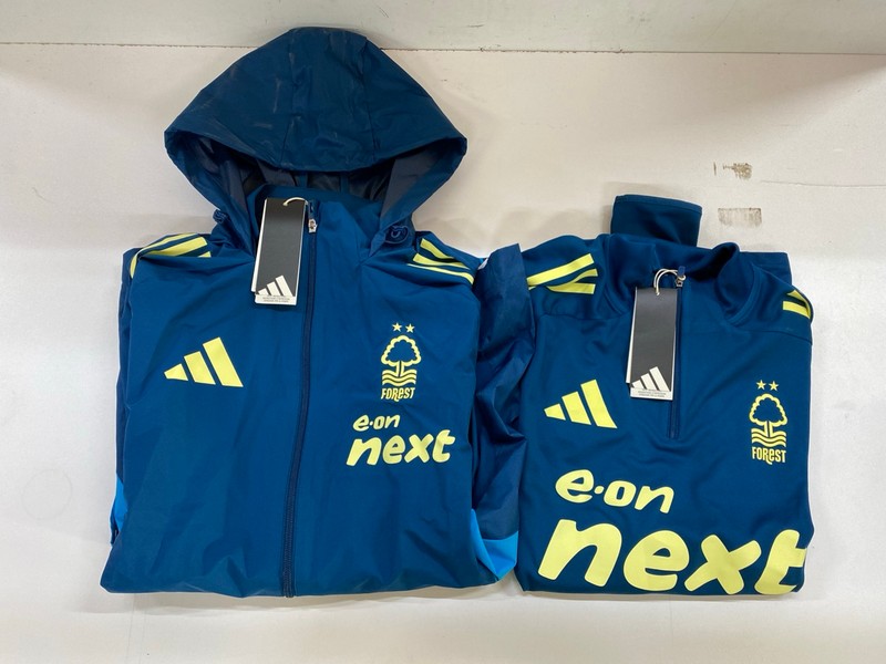 Lot 598  
            Nottingham SR2 - Delivery Only 

                
NOTTINGHAM FOREST JACKET & TRAINING TOP SIZE: S