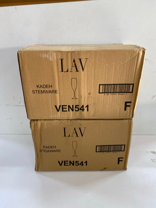 Lot 618  
            Nottingham SR2 - Delivery Only 

                
2 X SETS OF LAV KADEH STEMWARE