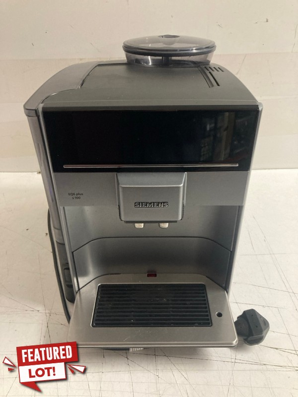 Lot 11  
            Nottingham SR3 - Delivery Only 

                
SIEMENS EQ6 PLUS S300 FULLY AUTOMATIC BEAN TO CUP ESPRESSO COFFEE MACHINE ORIGINA...