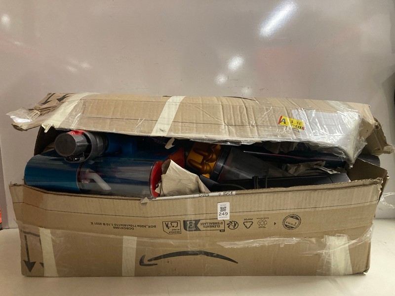 Lot 249  
            Nottingham SR3 - Delivery Only 

                
DYSON V15S DETECT SUBMARINE CORDLESS VACUUM CLEANER