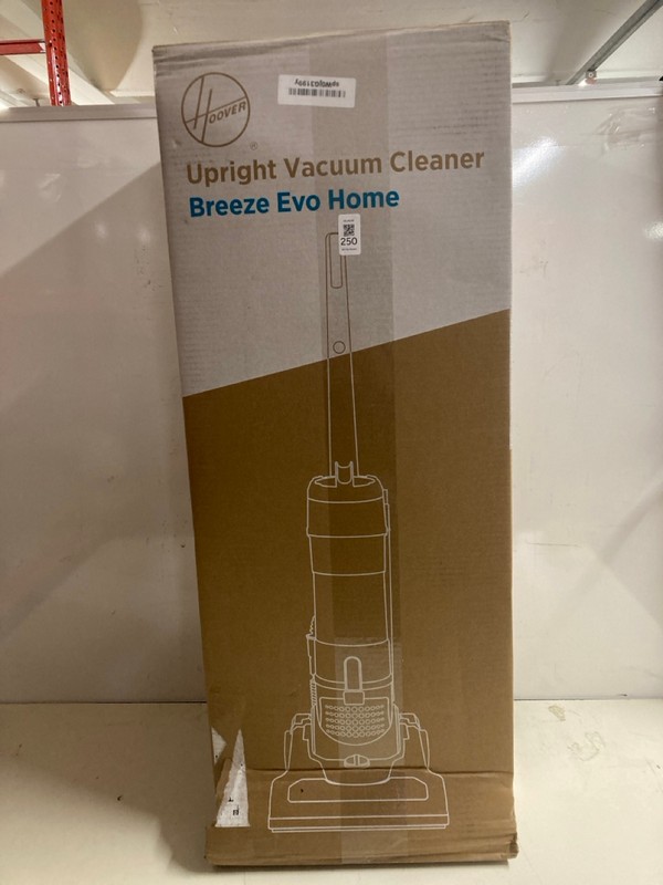 Lot 250  
            Nottingham SR3 - Delivery Only 

                
HOOVER UPRIGHT VACUUM CLEANER